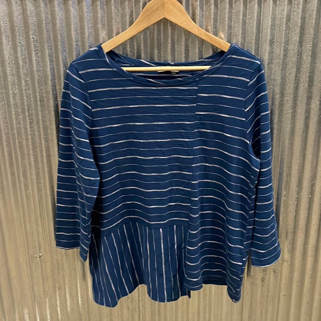 Nwot Habitat 3/4 Sleeve Tee. Medium